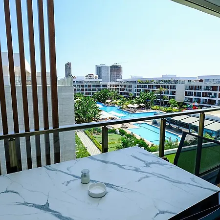 Xo Courtyard Long Beach