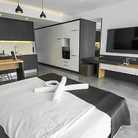 Xo Courtyard Long Beach *