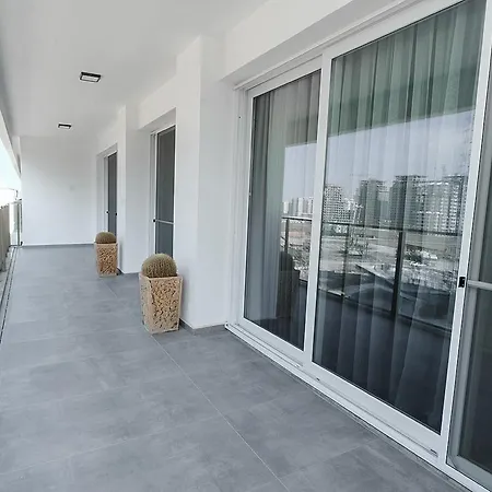 Xo Courtyard Long Beach Apartment