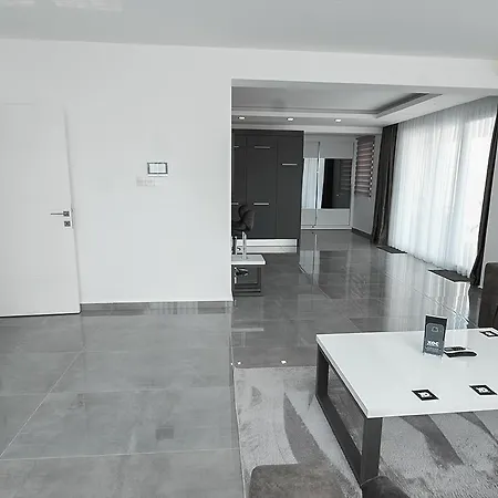 Xo Courtyard Long Beach Apartment