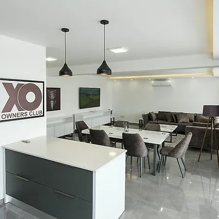 Xo Courtyard Long Daire